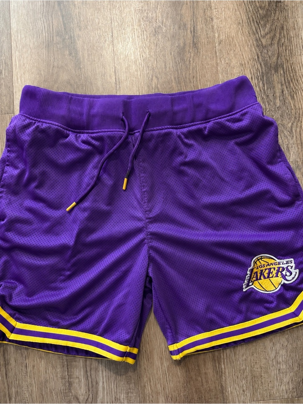 Los Angeles Lakers Basketball Shorts Size Large